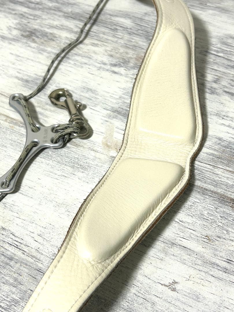 ホワイト レザー サックスストラップ　B.Air