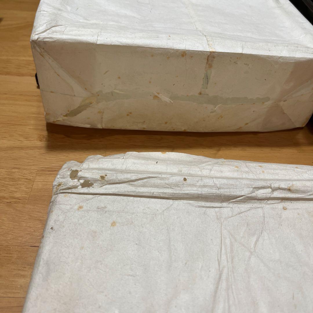 未使用 能登輪島塗 家紋入 黒漆塗り重箱 金色の花紋 丸に横