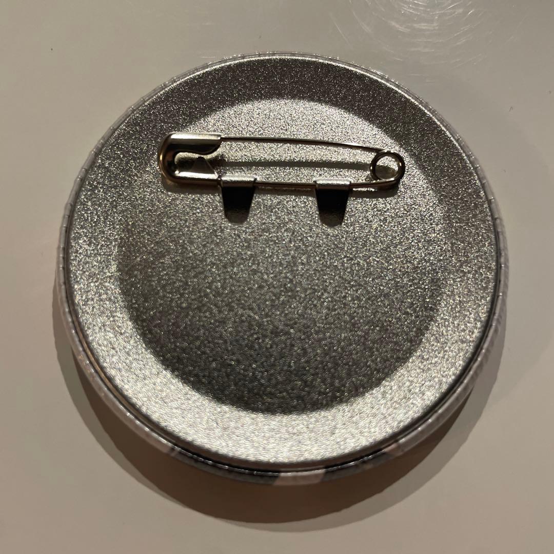 サンデー文化祭 2024 缶バッジ となりの席のヤツがそういう目で見