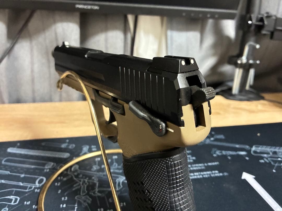 東京マルイ製 HK45 タクティカル（FDEカラー）、 サブマガジン2個付き