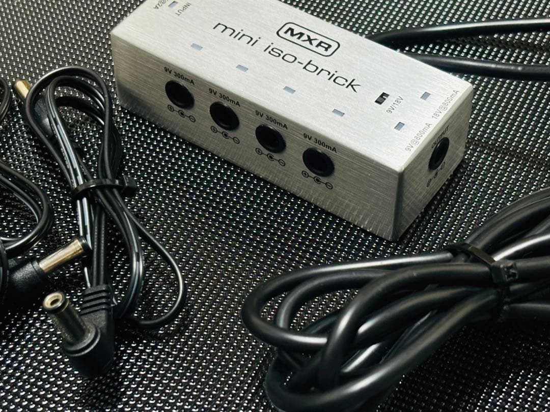 MXR M239 mini iso brick パワーサプライ MXR M239 Mini Iso-Brick Isolated Power Supply | Guitar Center