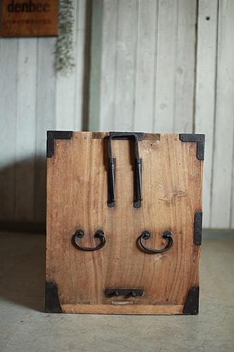 味のある丸金具時代箪笥 桐箪笥 抽斗2段 タンス 収納 古家具