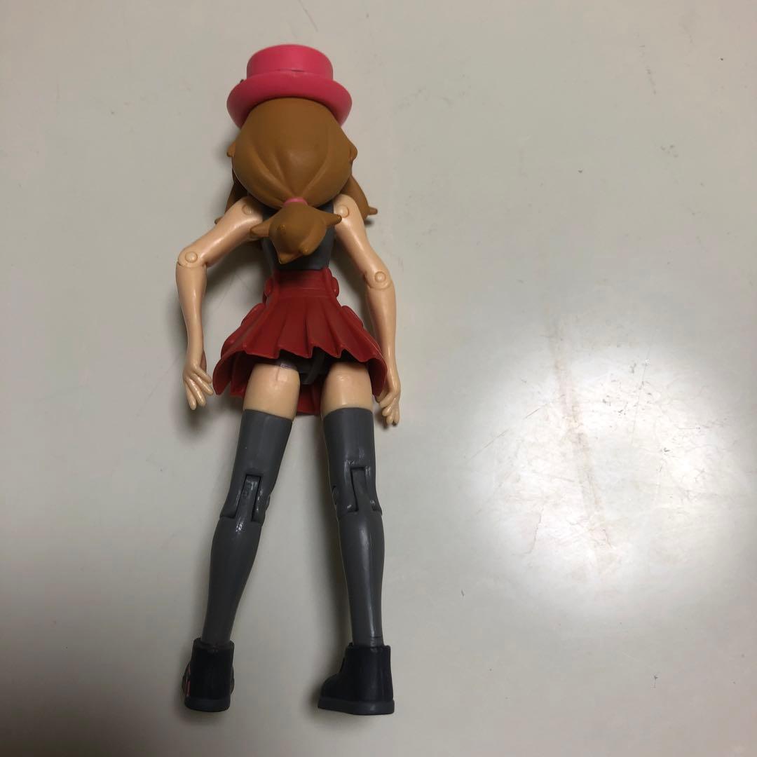ポケモンサトシとセレナのフィギュアです。