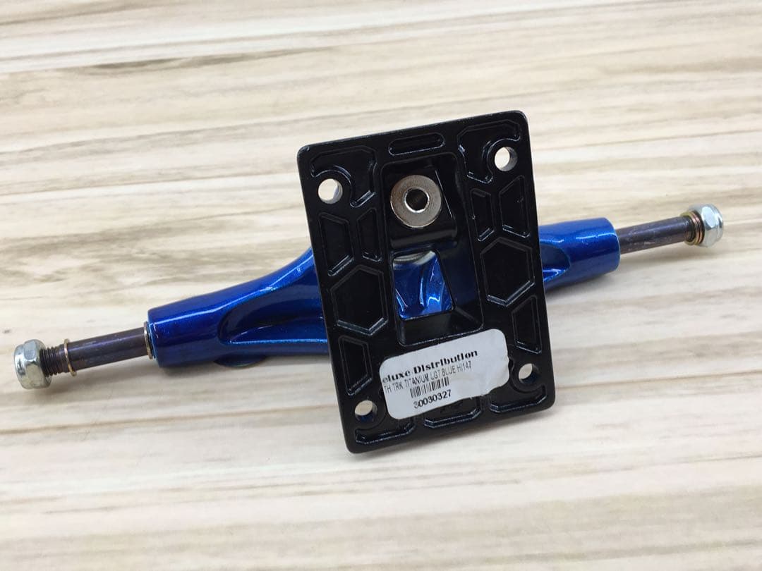 THUNDER TRUCK TITANIUM LIGHTS スケボー パーツ