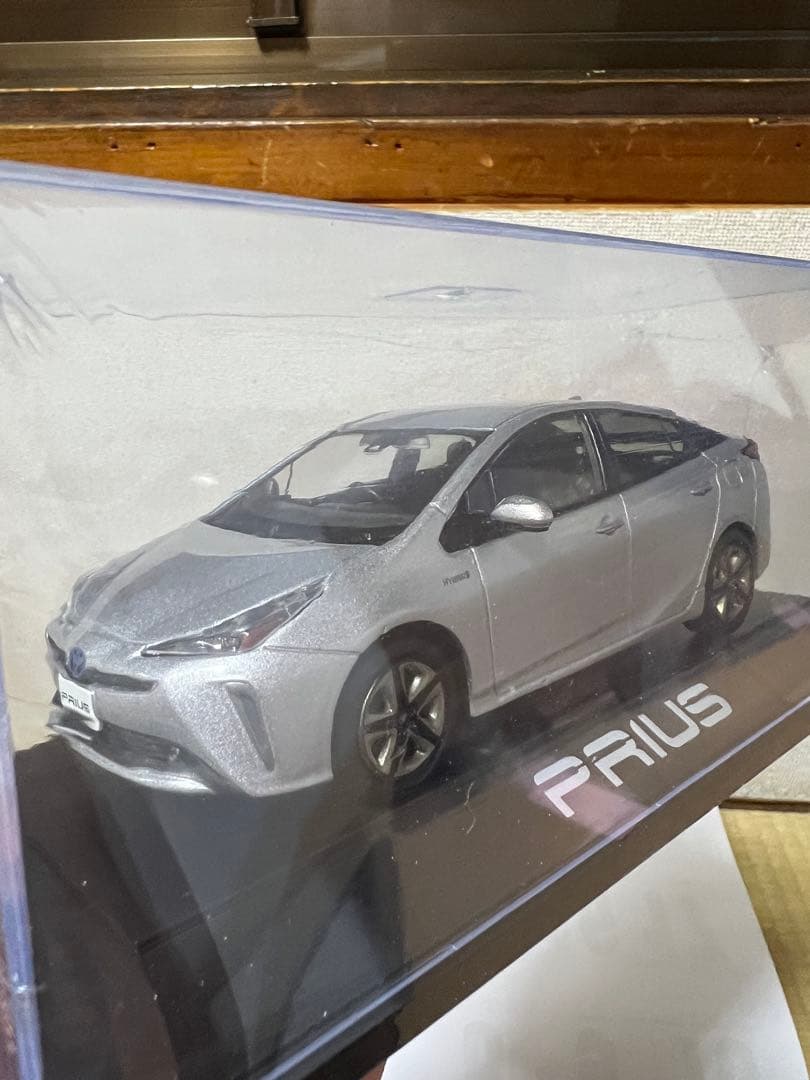 【非売品】 トヨタ プリウス ミニカー シルバーメタリック　1/30