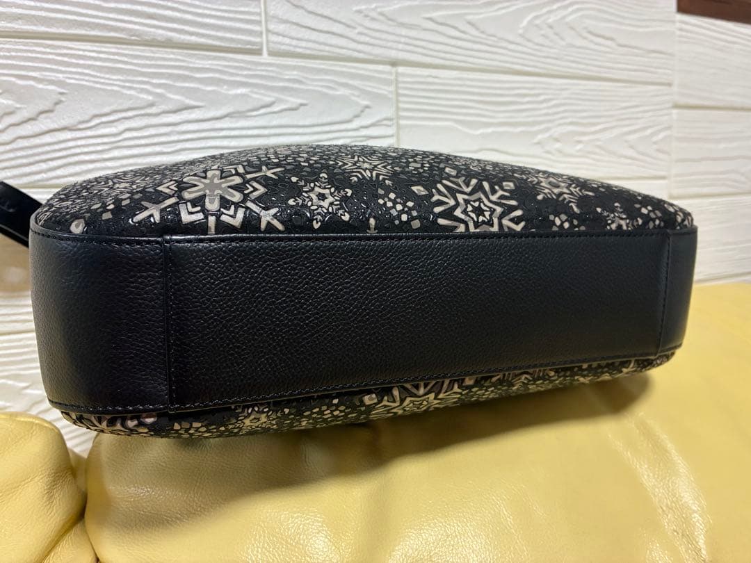 極美品　印傳屋 リカレア 雪の結晶　ショルダーバッグ