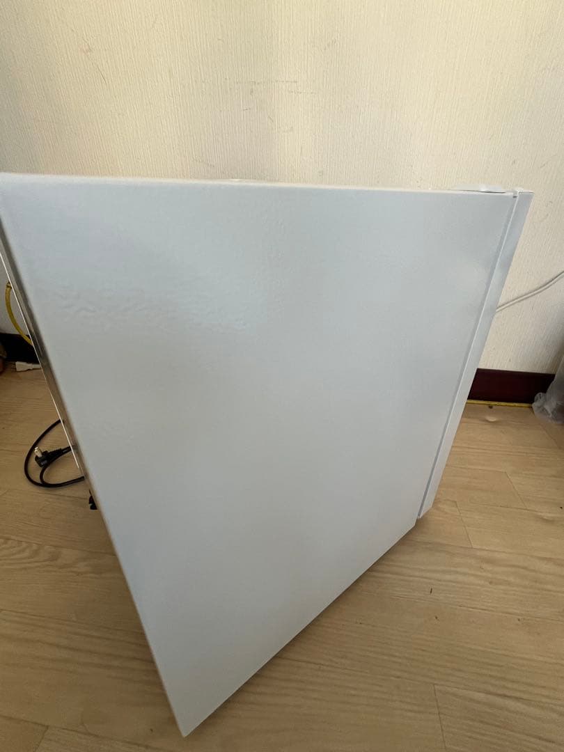 【美品 】小型冷蔵庫 46L REFAGE 2023年製YRZ-CO5L　1ドア
