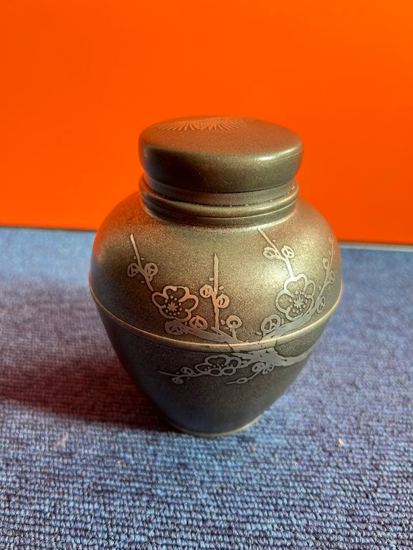 1092  1091  煎茶道具 薩摩錫器さつま岩切 登六作　梅松木文茶壷　茶入