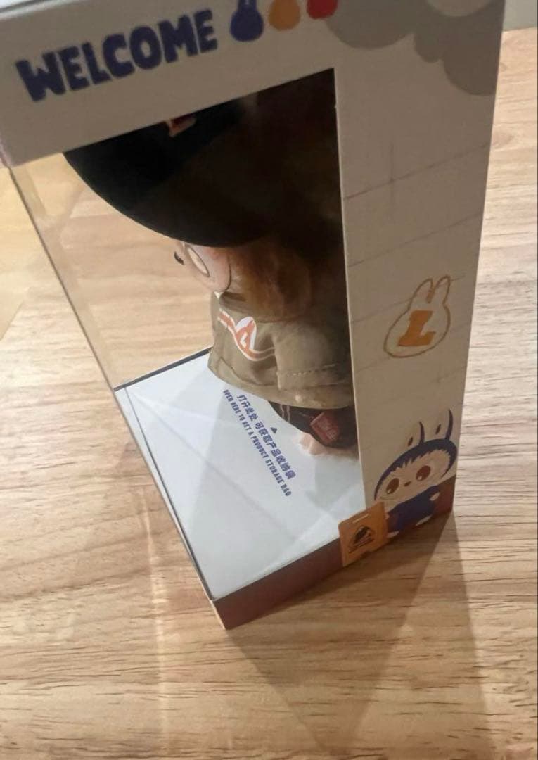 ラブブ　LUBUBU ポップマート　Wacky Mart 店員ラブブ