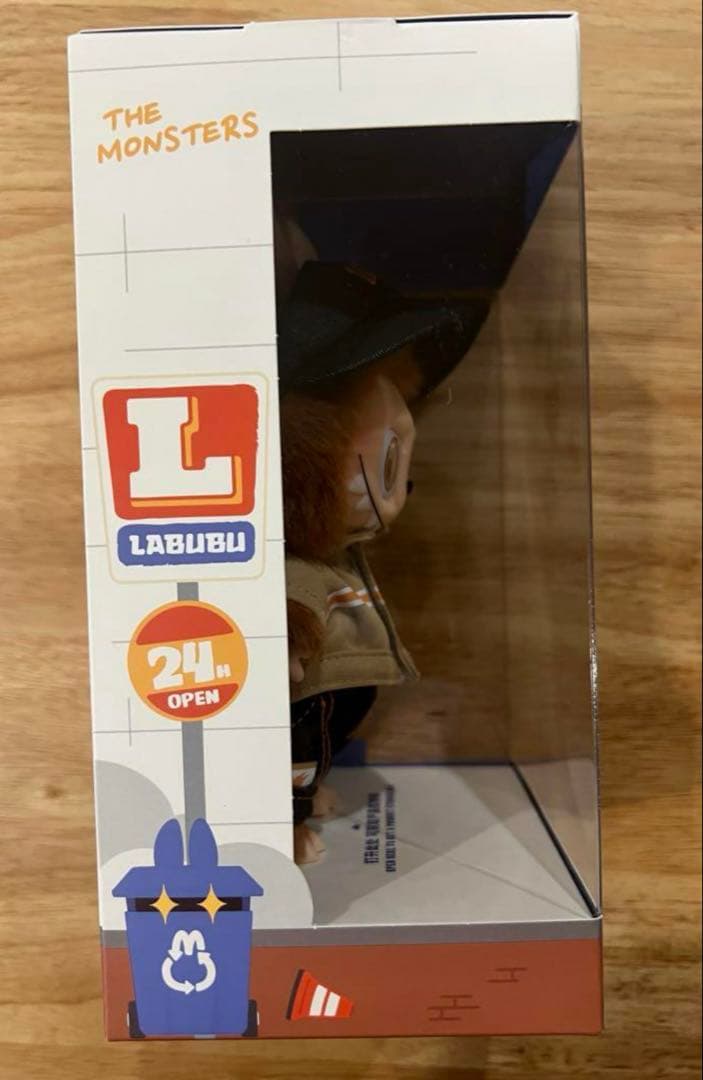 ラブブ　LUBUBU ポップマート　Wacky Mart 店員ラブブ