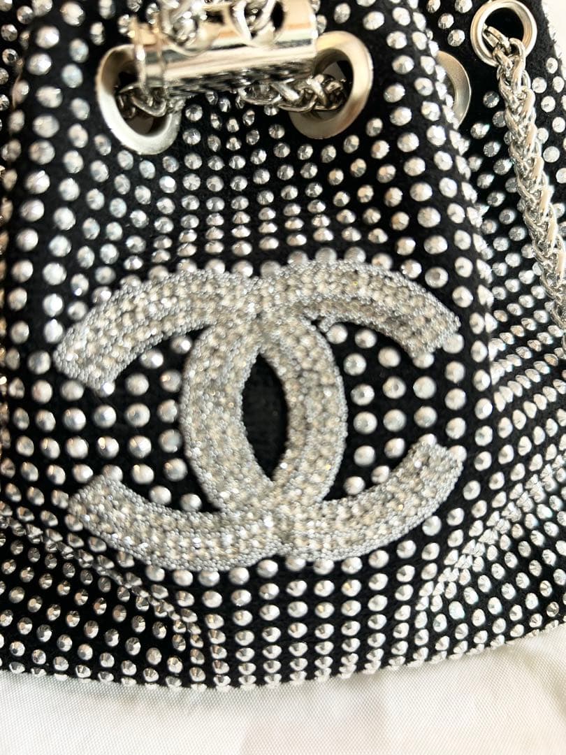シャネル• ラインストーン CCロゴ 巾着型ショルダーバッグ