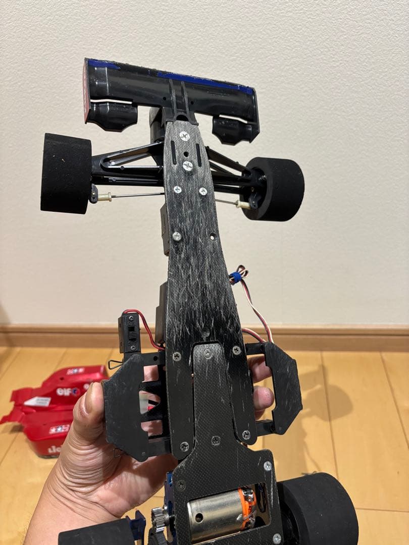 d*4様 タミヤ F103RS シャーシキット