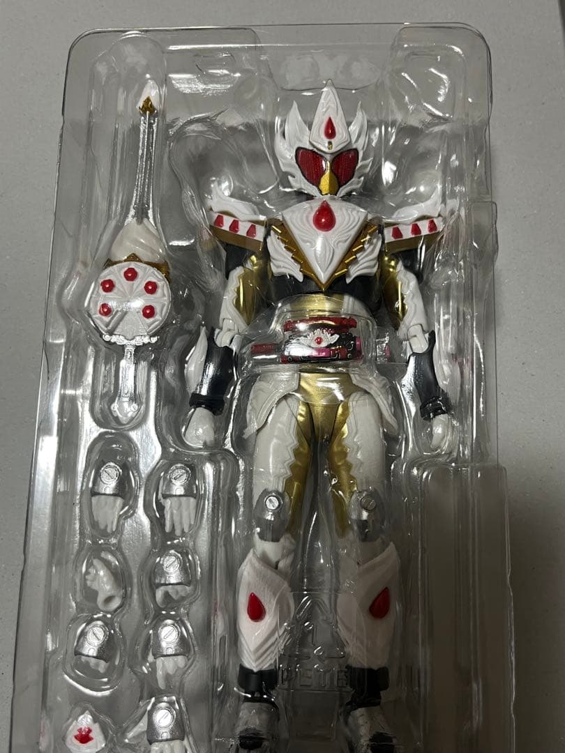 S.H.フィギュアアーツ　仮面ライダーガヴ　ケーキングフォーム