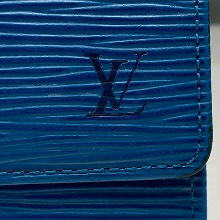 ルイヴィトン エピ 2つ折り長財布 ブルー 美品 - メルカリ