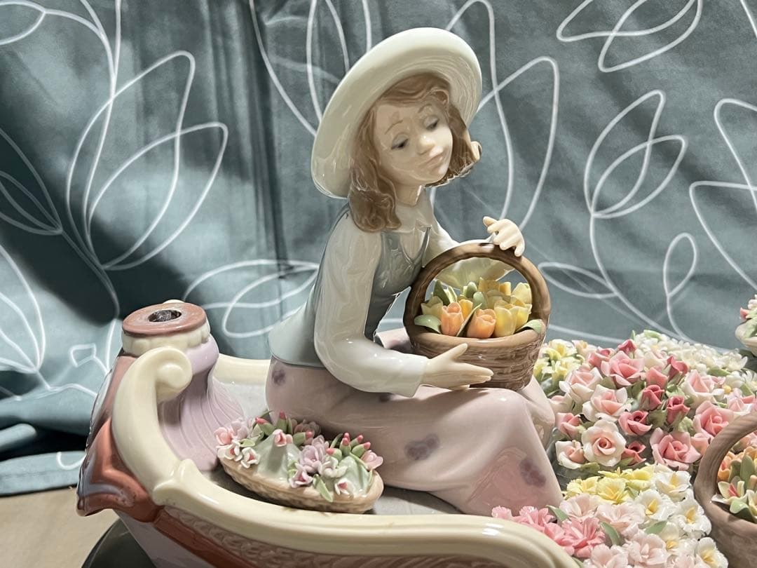 リヤドロ バルコ・デ・フローレス 廃盤品 - メルカリ