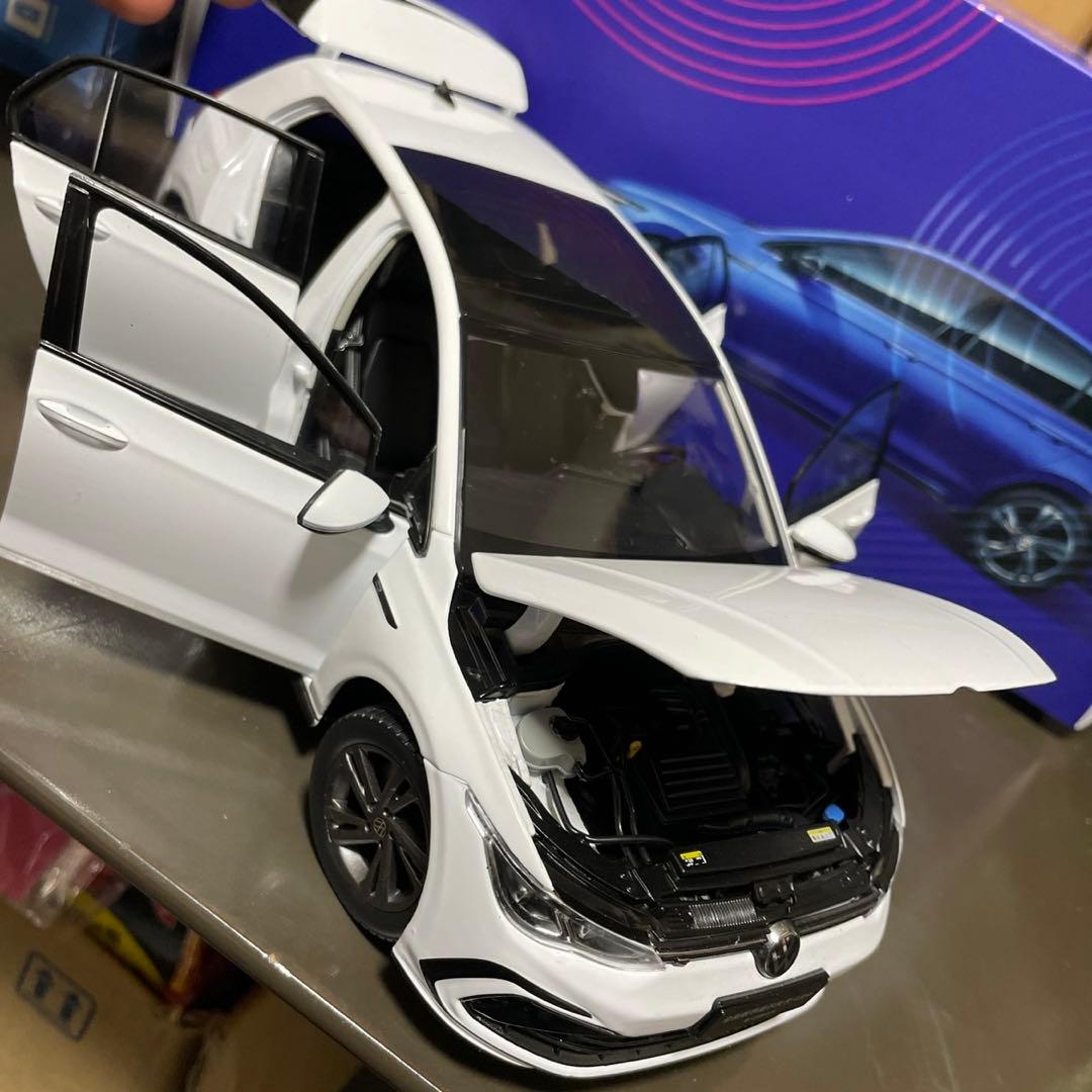 1/18 フォルクスワーゲン ゴルフ GOLF Rライン？ ミニカー 箱付き