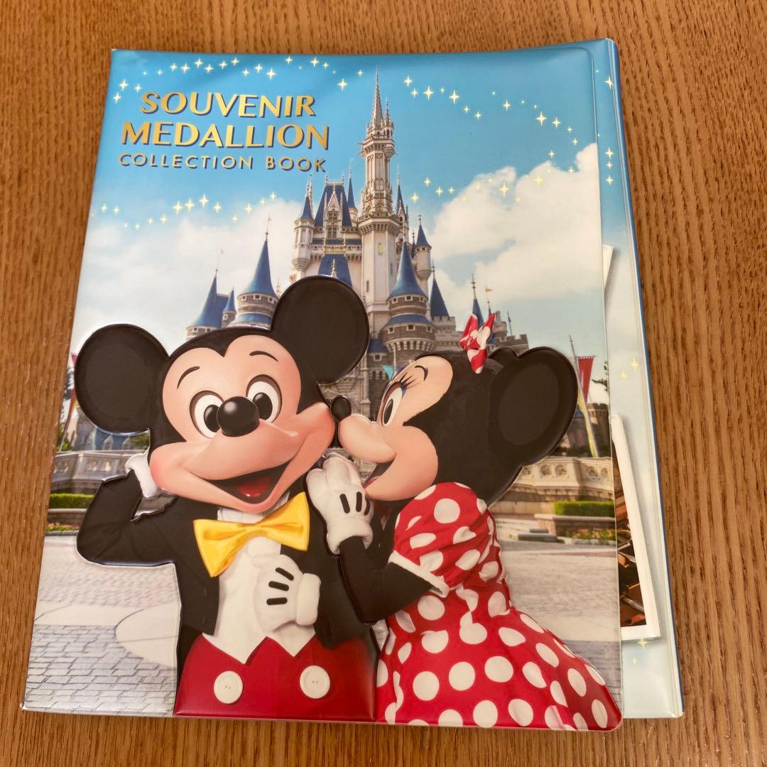 東京ディズニーリゾート メダリオンコレクションブック