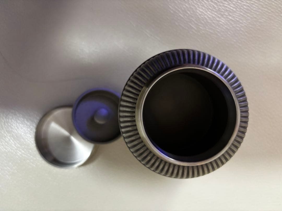 Selangor Pewter フタ付キャニスター 花レリーフ 茶筒