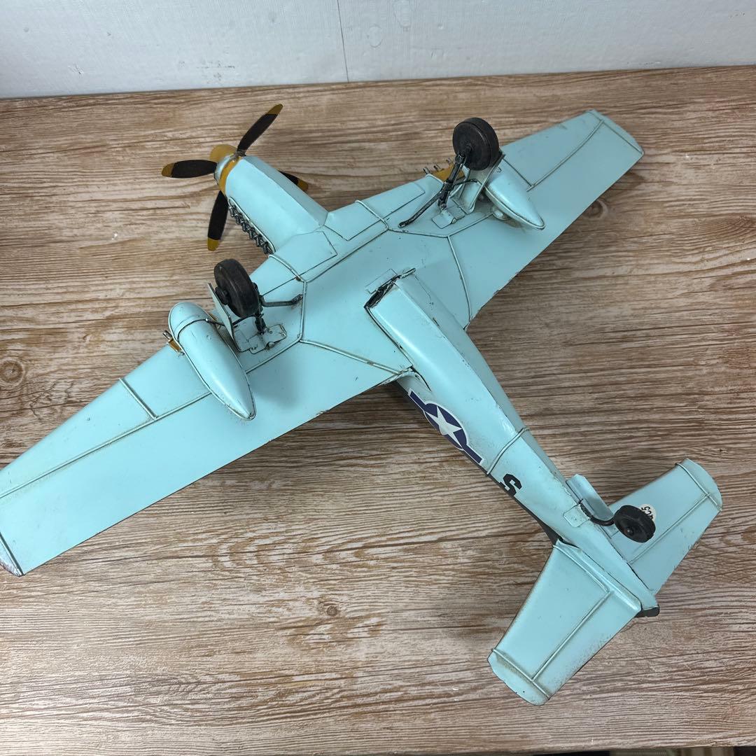 ブリキのおもちゃ 飛行機 戦闘機 F2 - メルカリ