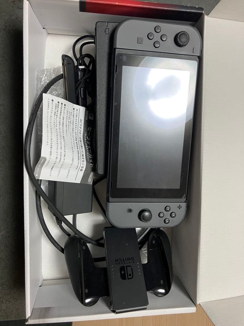 【匿名配送】任天堂　Switch 本体