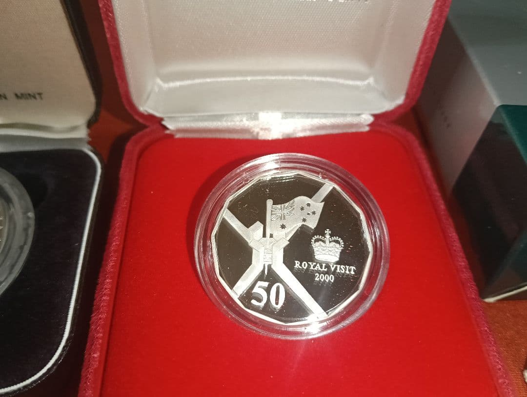 k*i様 希少 オーストラリア記念銀貨2種＆純銀製ビンテージ ベル型