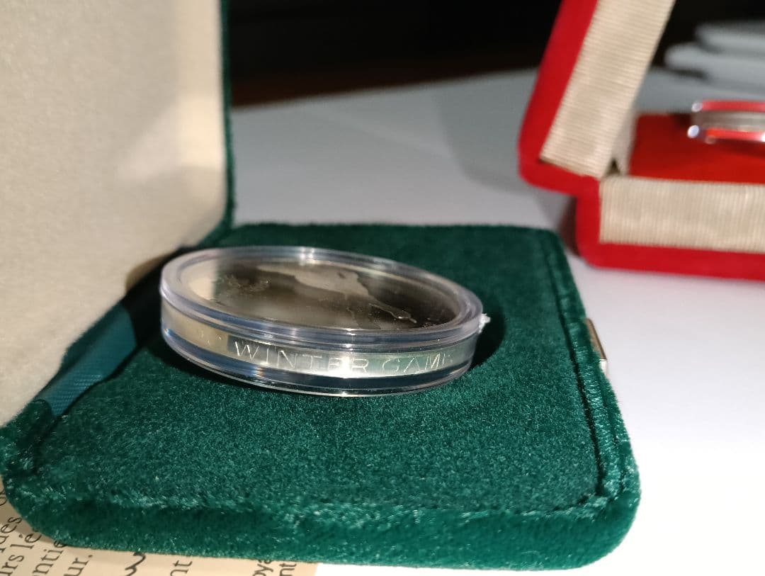 k*i様 希少 オーストラリア記念銀貨2種＆純銀製ビンテージ ベル型