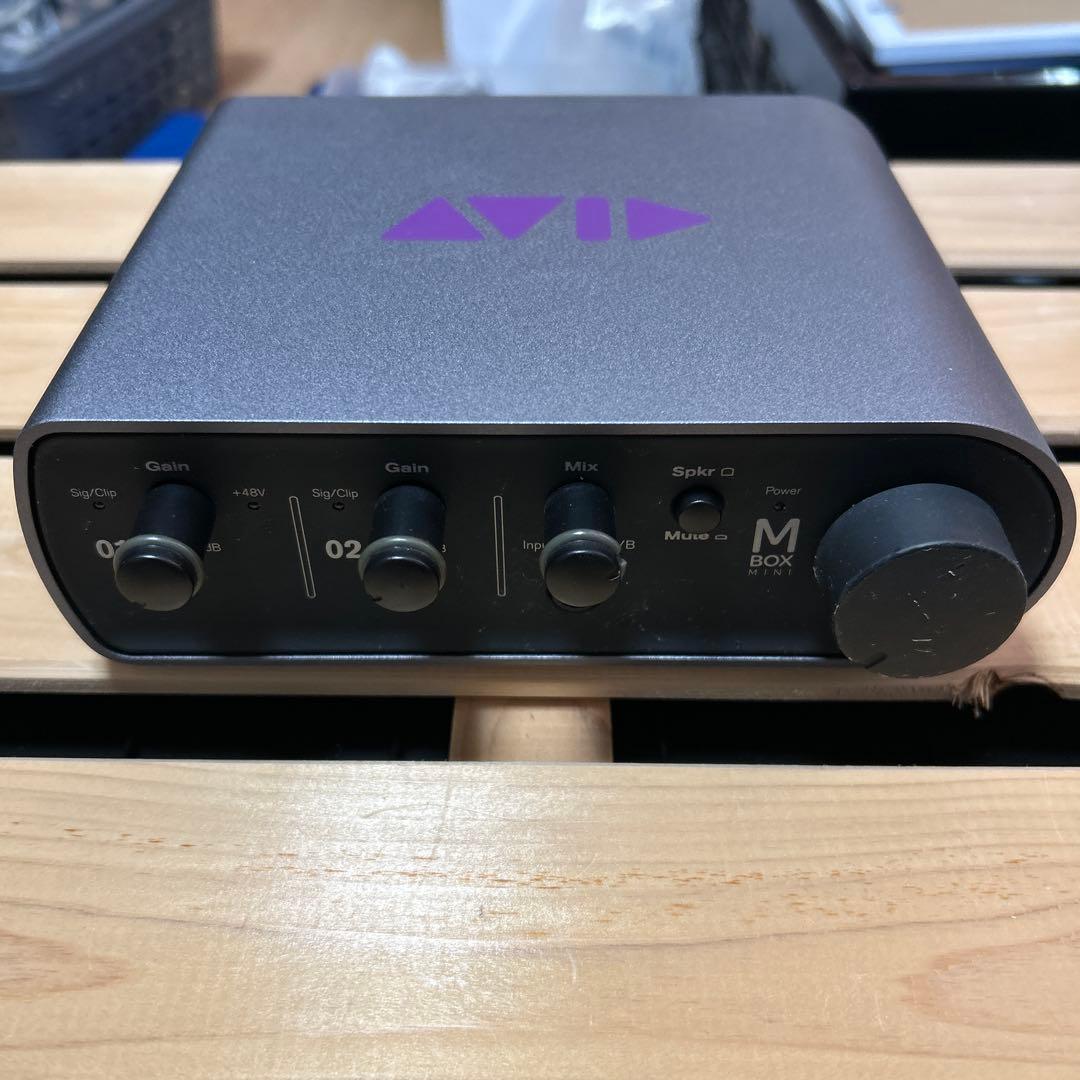 Avid MBox Mini オーディオインターフェース