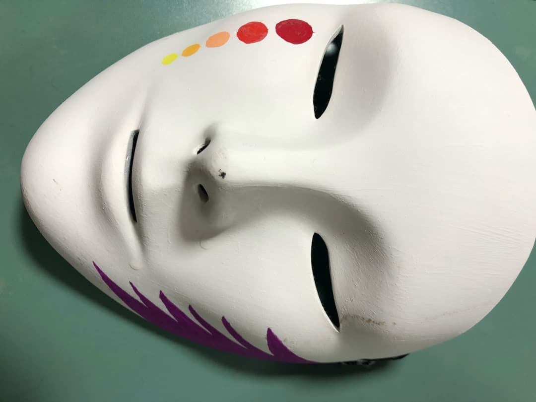 藤原竜也本人の手作りの仮面（2）最終値下げ 藤原竜也、後輩・竹内涼真と漫才のような掛け合い｜シネマトゥデイ