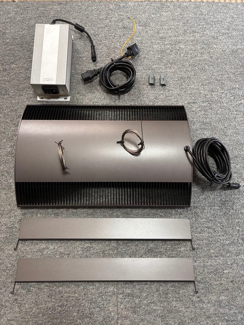 ADA ソーラーRGB シェード付き