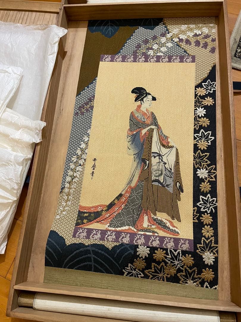 喜多川歌麿　織物掛け軸　特製桐箱付 喜多川歌麿 織物掛け軸 特製桐箱付 喜多川歌麿織物掛け軸特製桐箱付