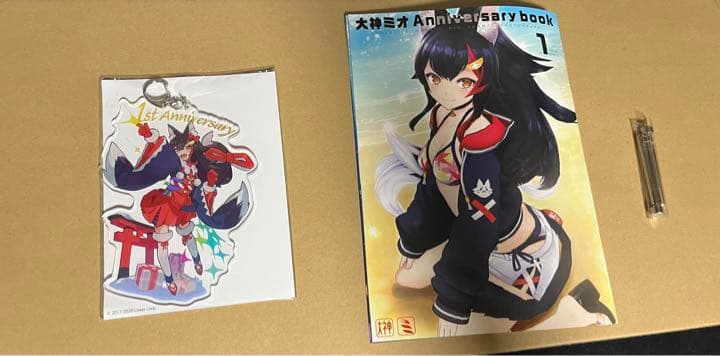 ホロライブ大神ミオ 活動1周年記念直筆サイン入りアクリルパネル