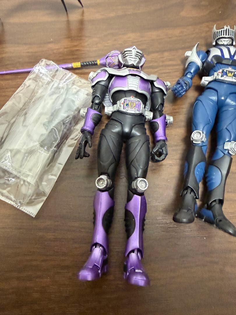 S.H.Figuarts 仮面ライダー王蛇&ナイト 2種セット