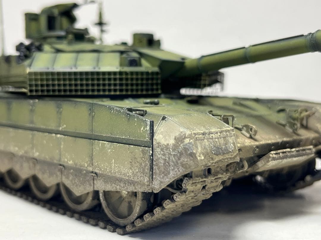 アミュージングホビー 1/35 T-90M （完成品）