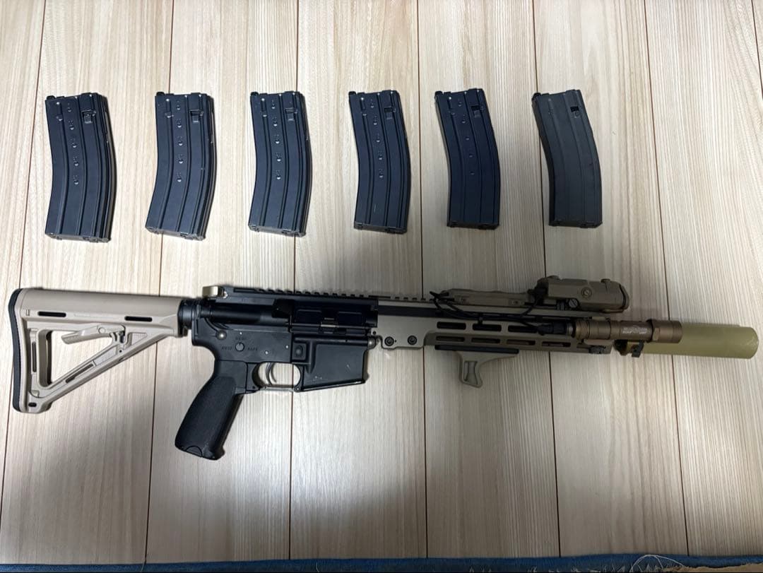 東京マルイ　URGI　ガスブロ　 サプレッサー、PEQ付き