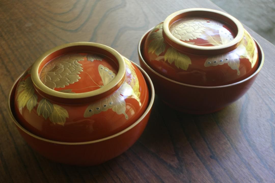 時代逸品！時代金縁朱漆に極上牡丹蝶螺鈿蒔絵の映えるお椀2点（検輪島塗蒔絵椀雑煮椀