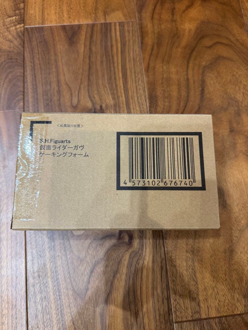 新品未開封品　S.H.Figuarts 仮面ライダーガヴ ケーキングフォーム