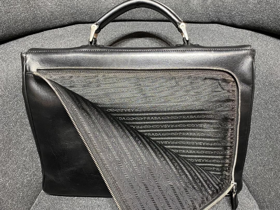 PRADA ビジネスバッグ ブリーフケース オールレザー　黒