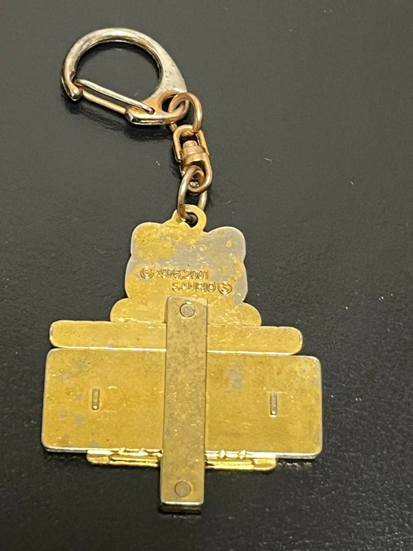ハローキティ　サンリオ　カレンダー　キーホルダー　希少　レア　2001年