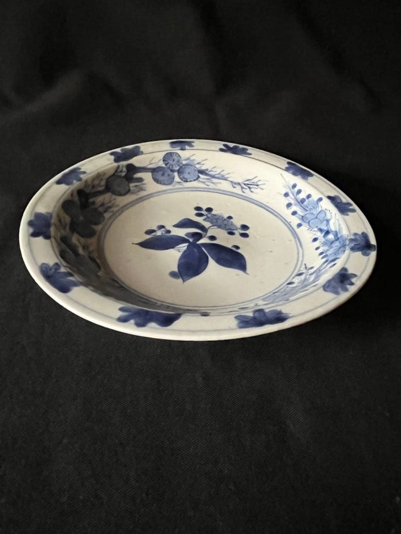 もう極めて貴重 ！藍九谷後期中皿 独特の釉薬 素朴な野草の絵