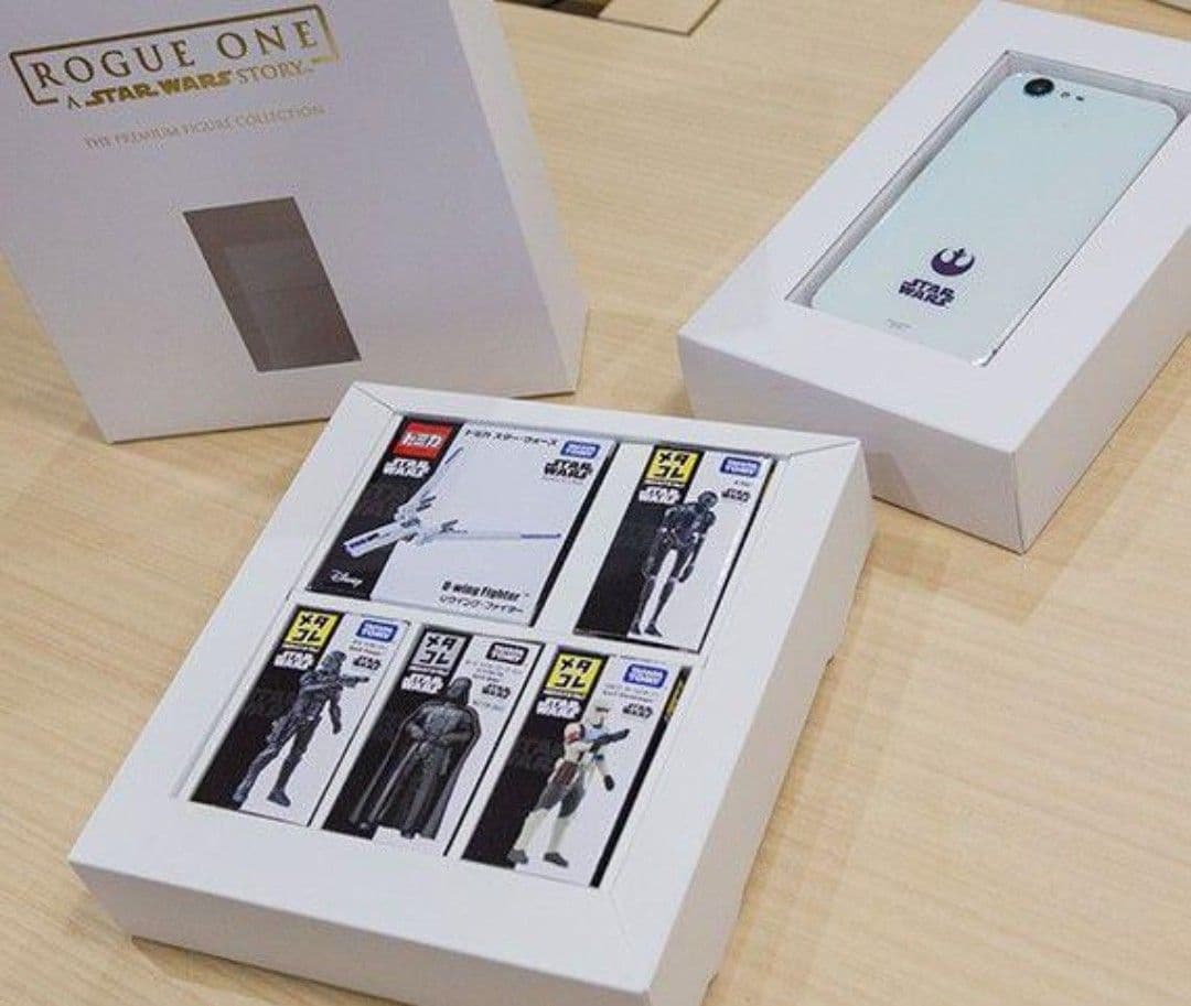 AQUOS Androidソフトバンク限定スターウォーズ/White＋Black