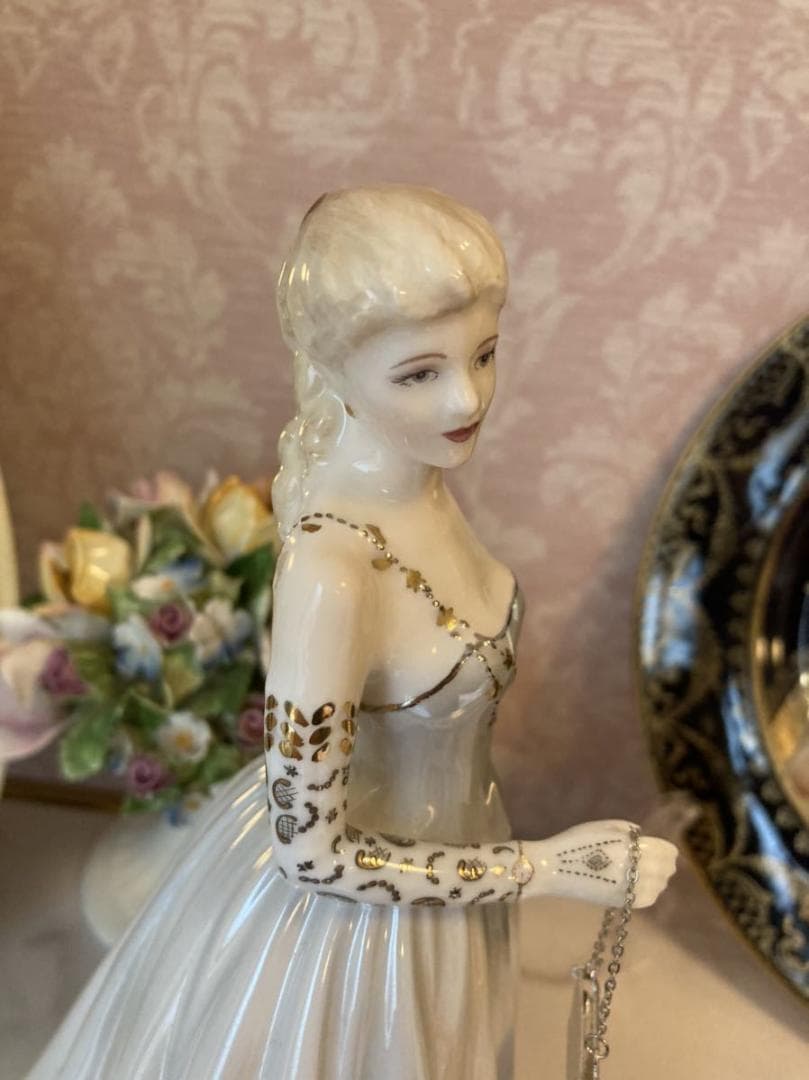 限定品】ロイヤルウースター フィギュリン 陶器人形 パール シルバー