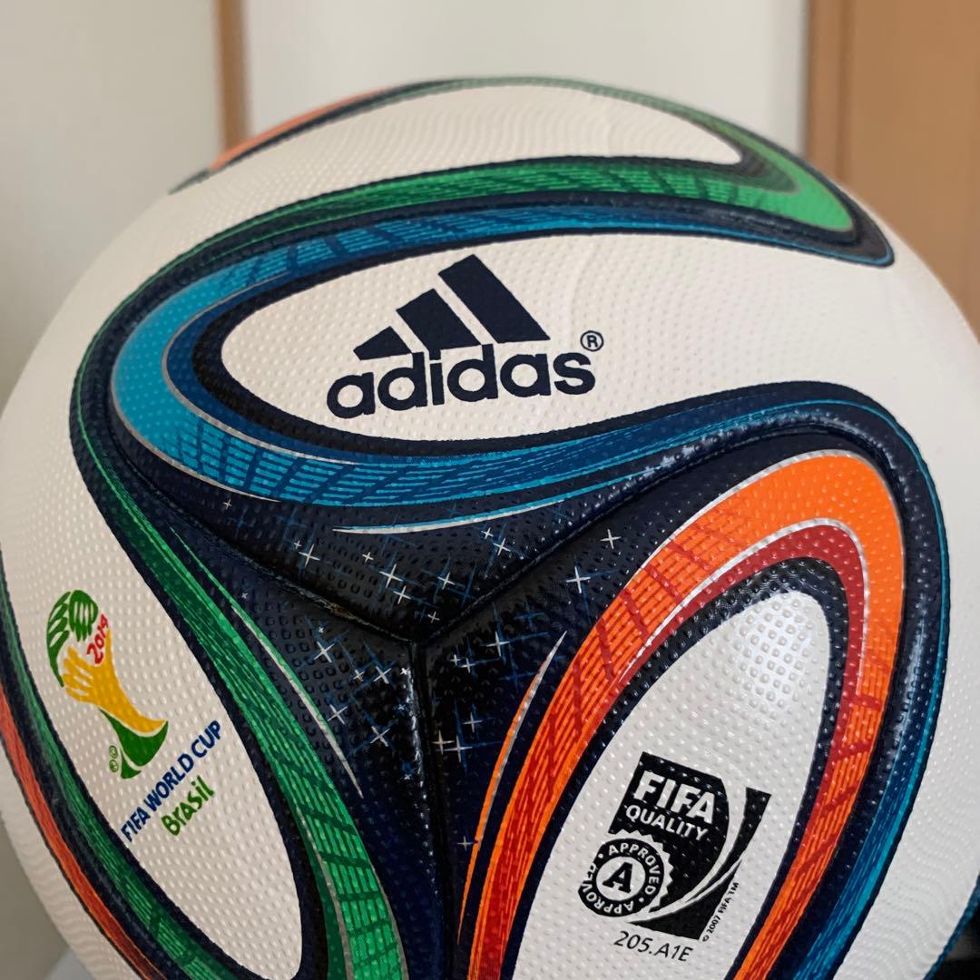 adidas ブラズーカ 2014年FIFAワールドカップ公式試合球 1930年から