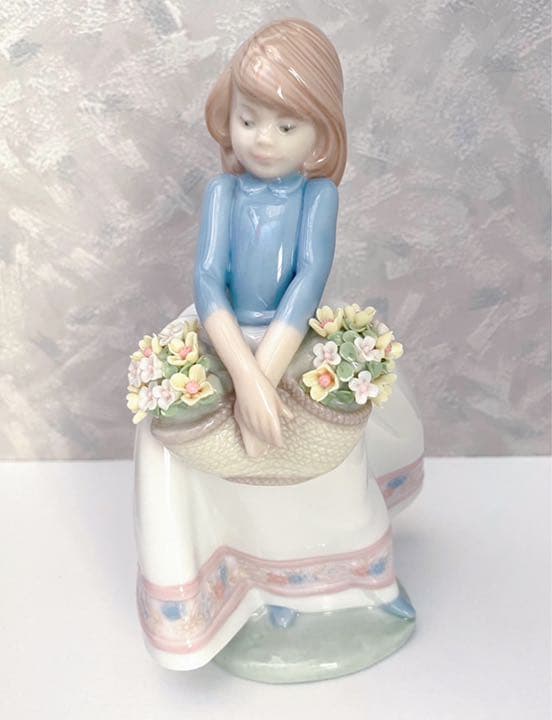 リアドロLLADRO陶器人形 置物花と少女