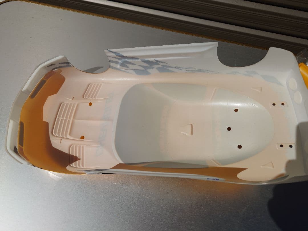 タミヤ コルベット C5-R 　1/10　ラジコン　メーカー完成スペアボディ