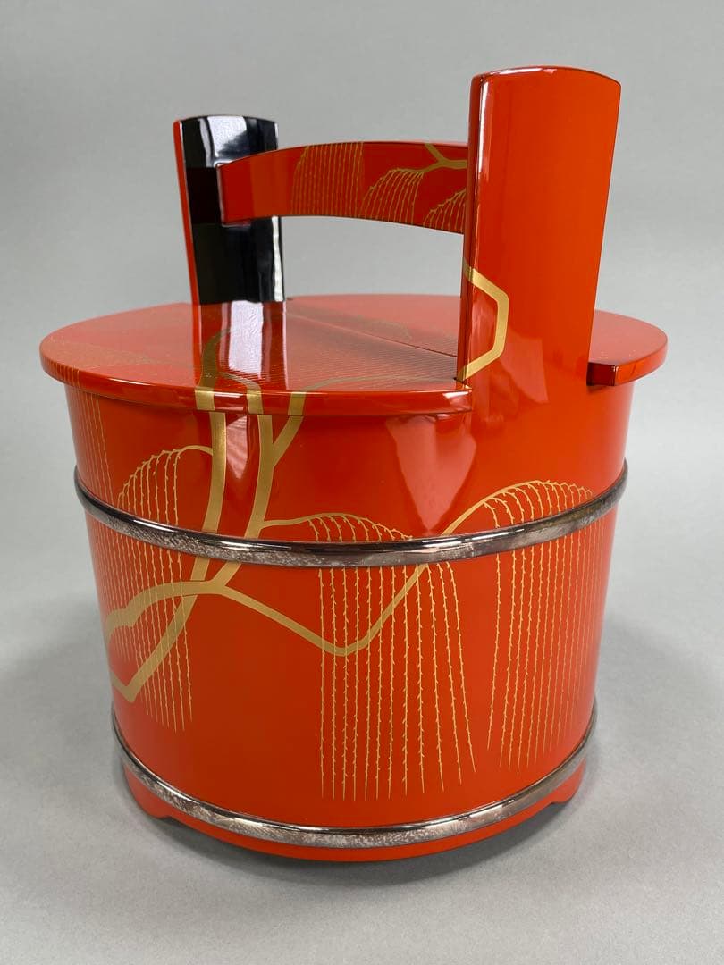 輪島塗 細井正雄作 朱色手桶水指 銀箍 柳蒔絵　布 共箱 茶道具 天然木 漆芸