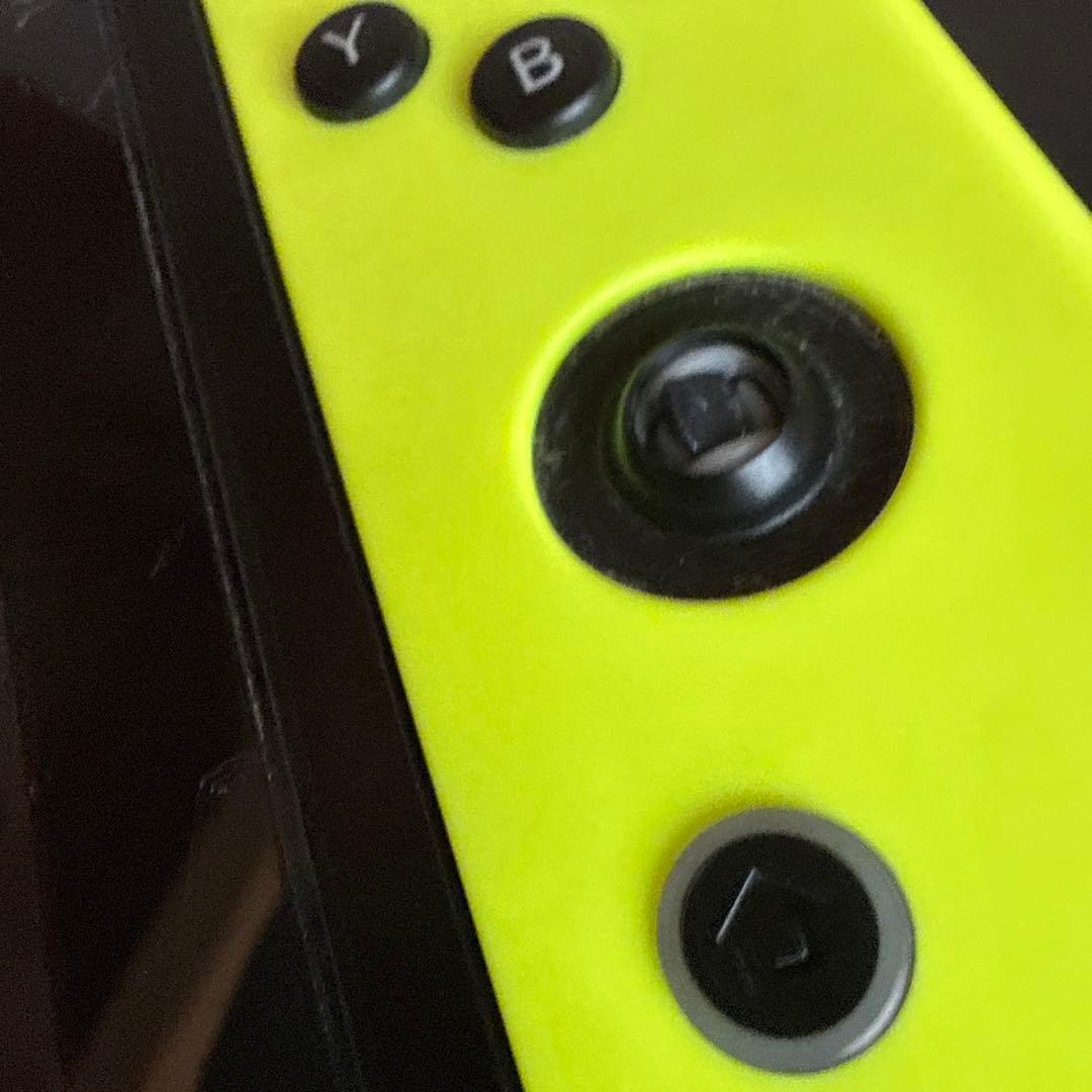 d*7様 Nintendo Switch 本体 ひび割れあり