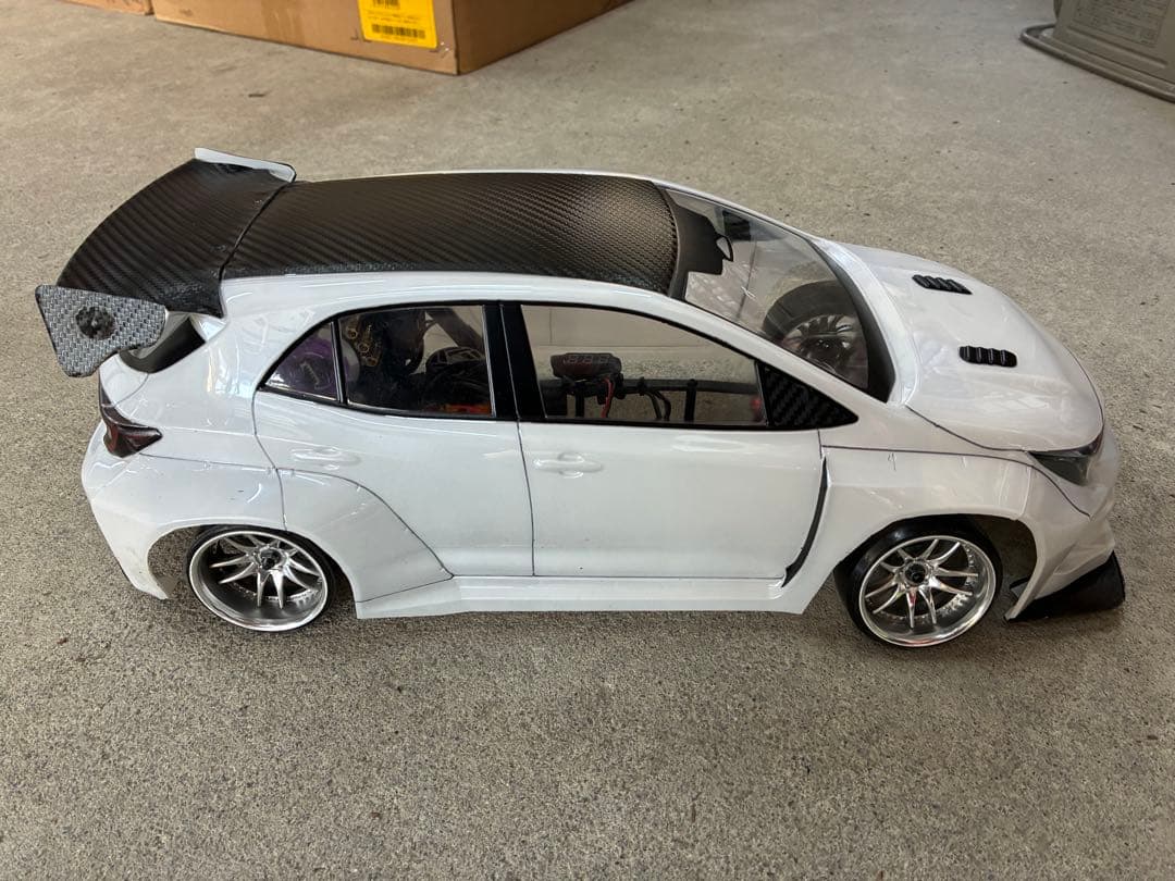 中古、アディクション　カローラスポーツ　ボディーのみ。