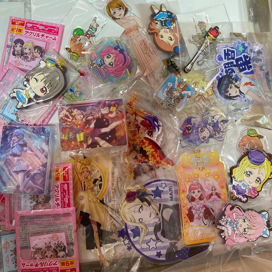 アニメキャラクターグッズ まとめ売り 缶バッジ アクスタ ラバスト 美少女