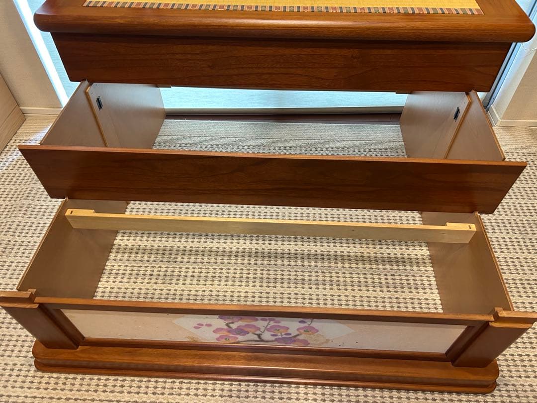 あゆな　桐製 三段ひな壇 春日三段 梅柄屏風セット　お雛様　正月飾り