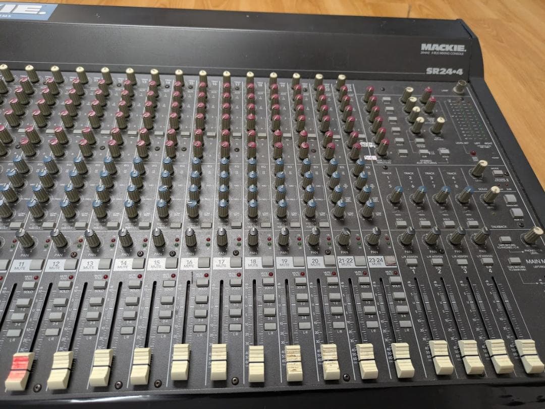 ＊お値下げ不可　MACKIE　マッキー　SR24-4　アナログミキサー